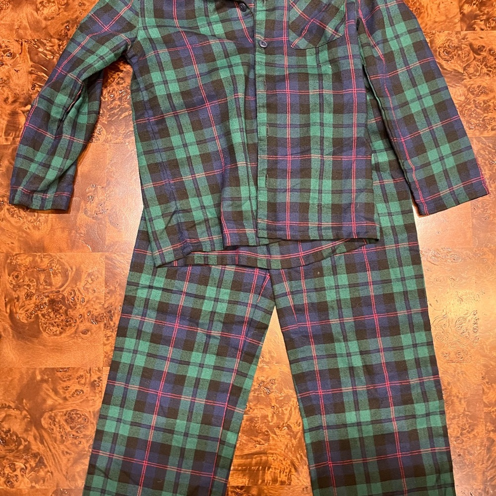 New Condition Light Weight flannel Classic Green and Blue Plaid Pajama Set